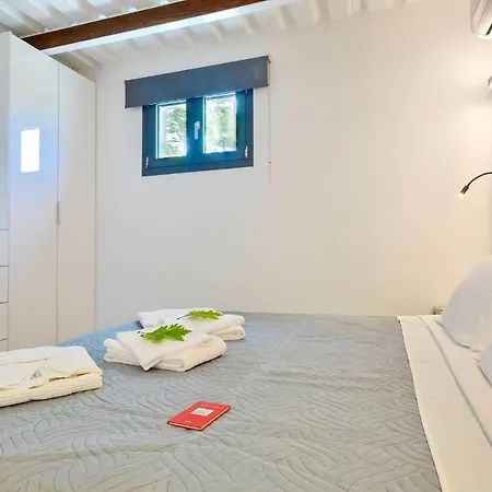 Villa Flamingo - 4 Bedrooms - Private Pool - Next To Renowned Issos & Korission *